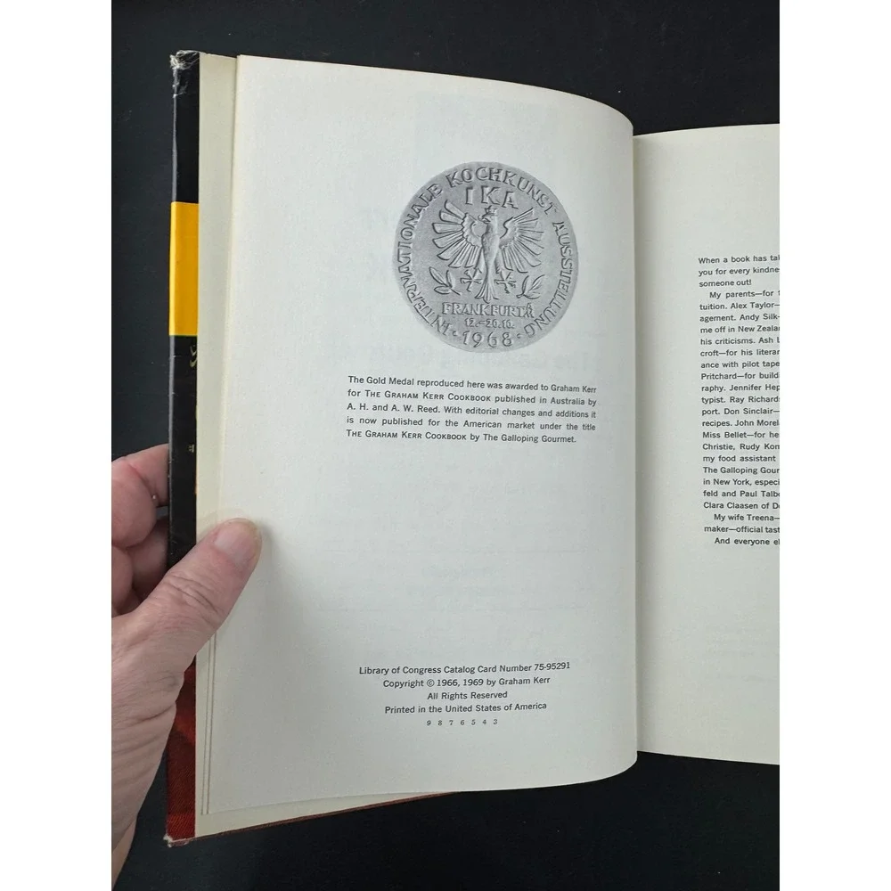 The Graham Kerr Cookbook Galloping Gourmet Vintage‎ 1969 Hardcover Doubleday